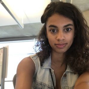 Meet your Posher, Chanelle